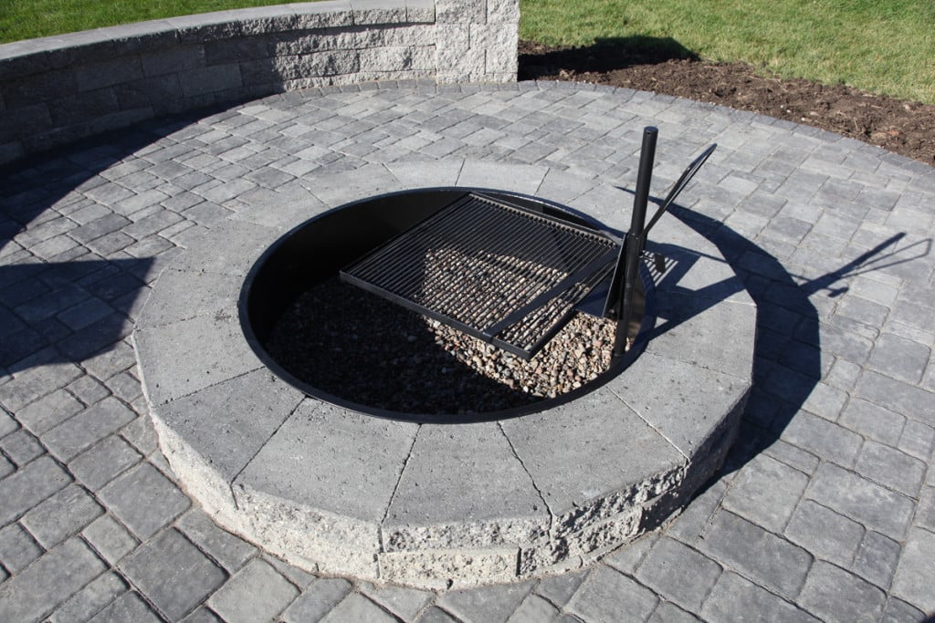 Custom block outdoor fire pit