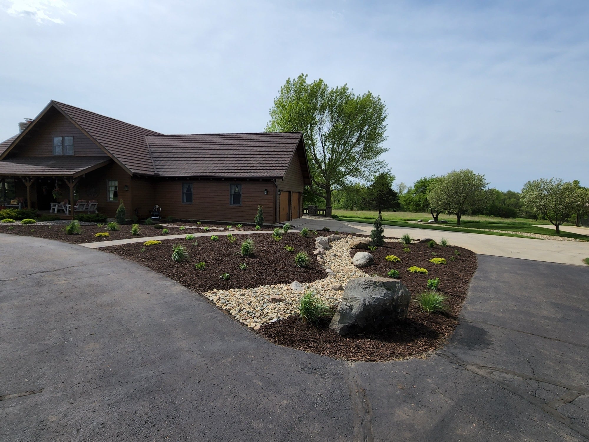 mulch vs landscape rock Minnesota