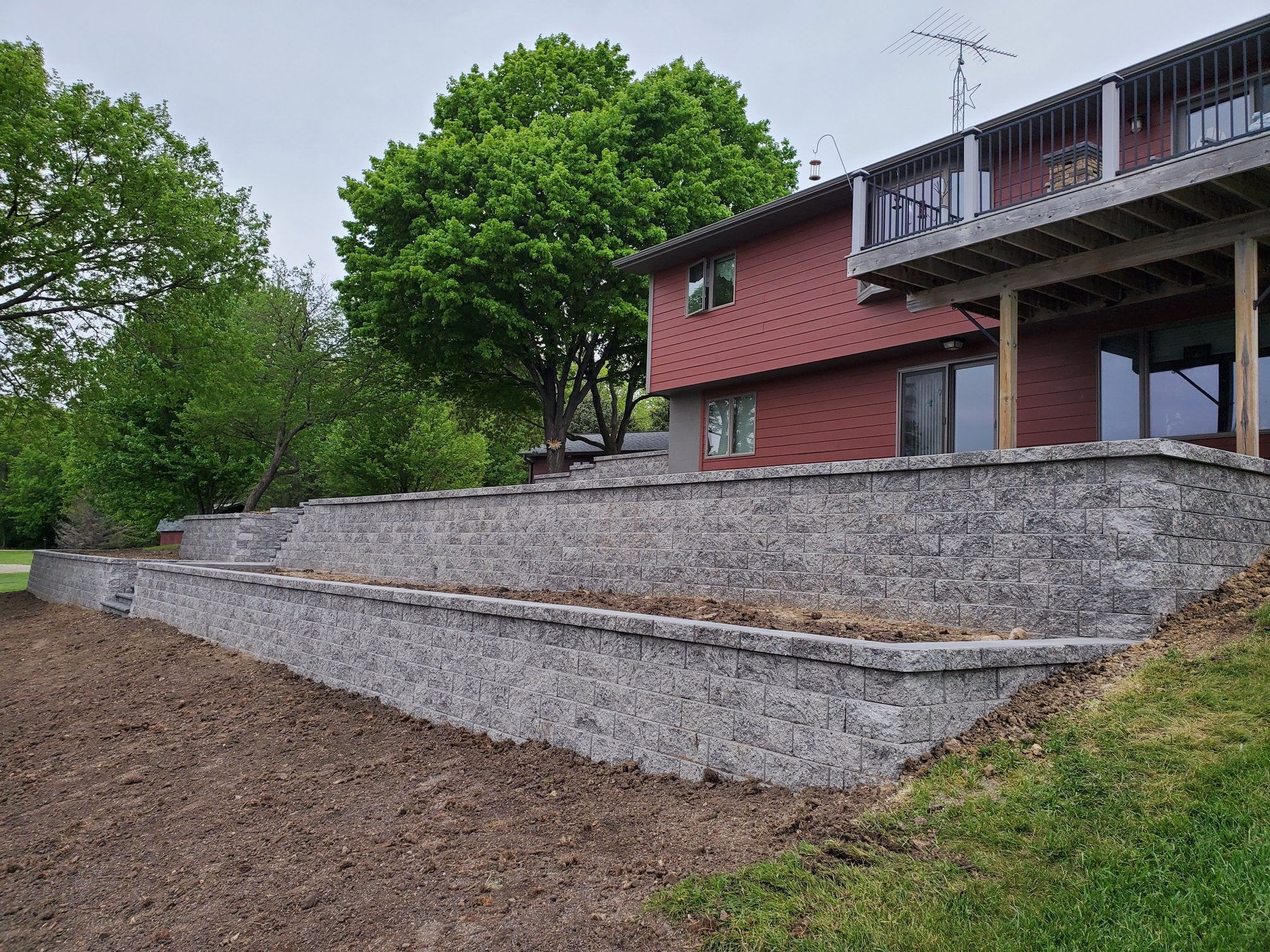 block vs boulder wall