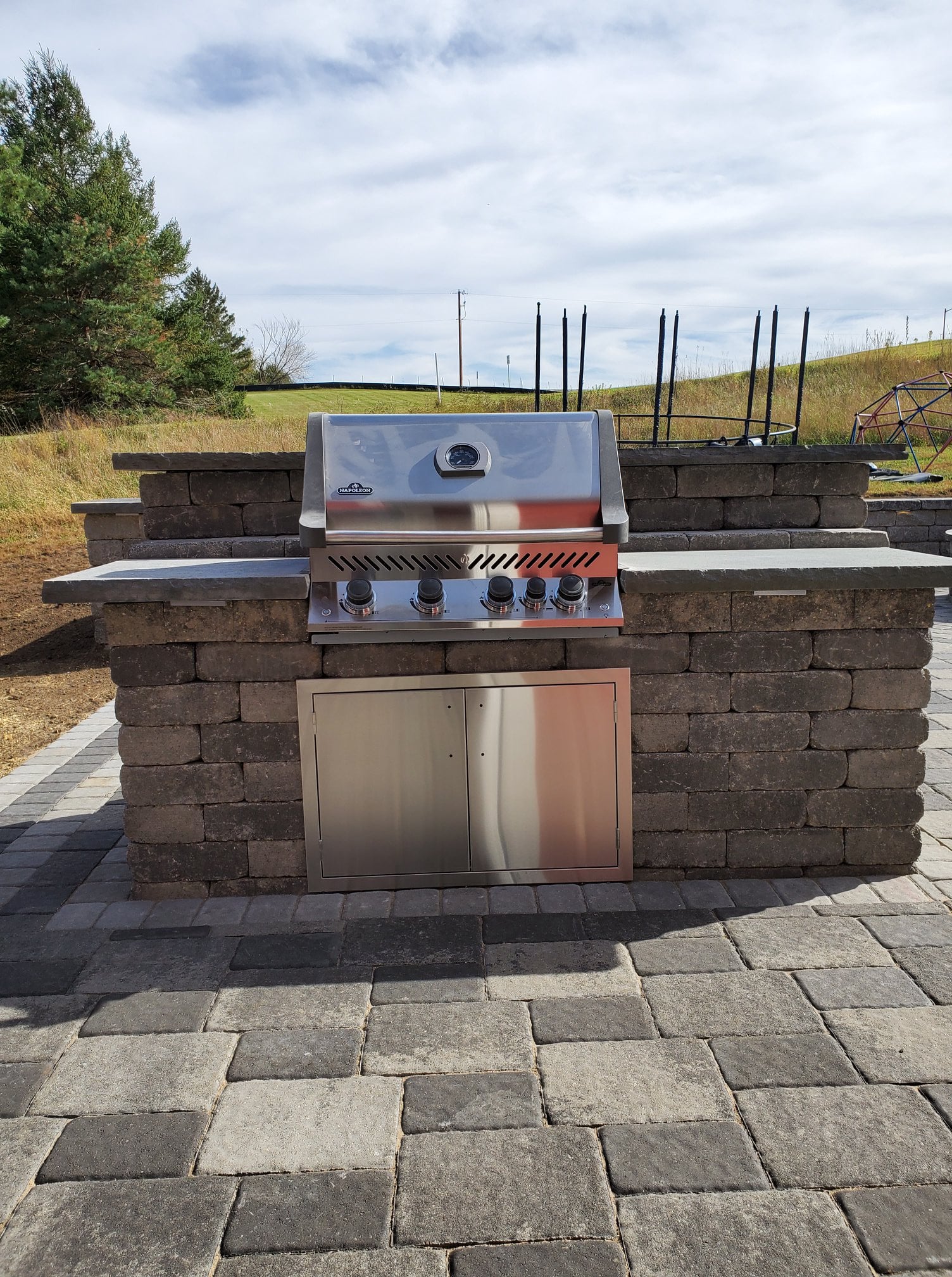 outdoor kitchen